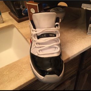 Jordan 11 low concord
